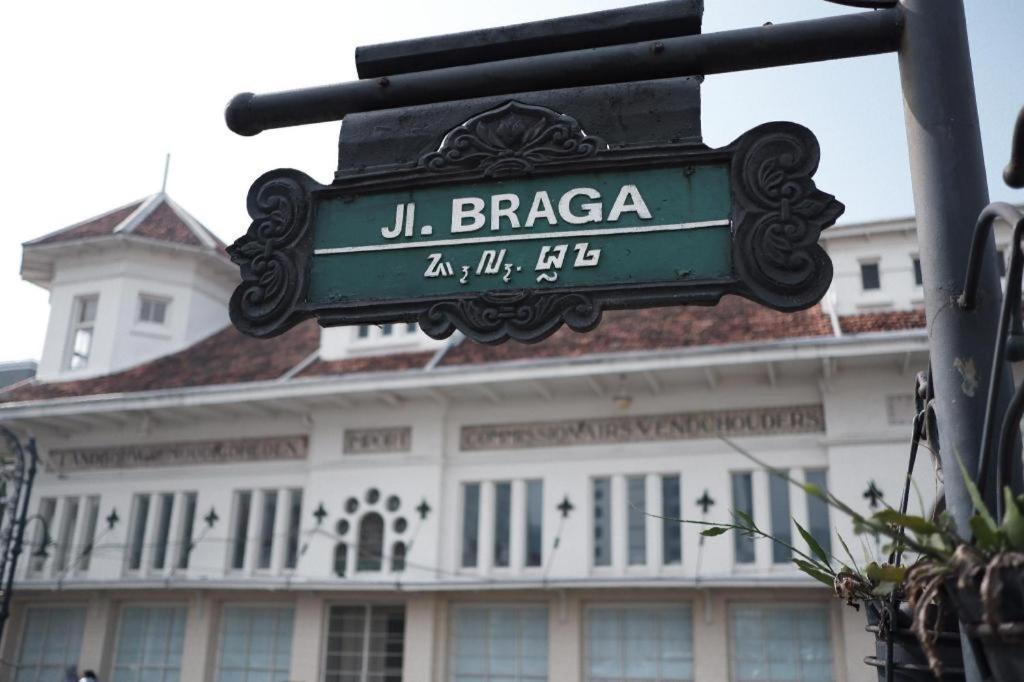 The Batik Bed And Coffee Hotel Bandung